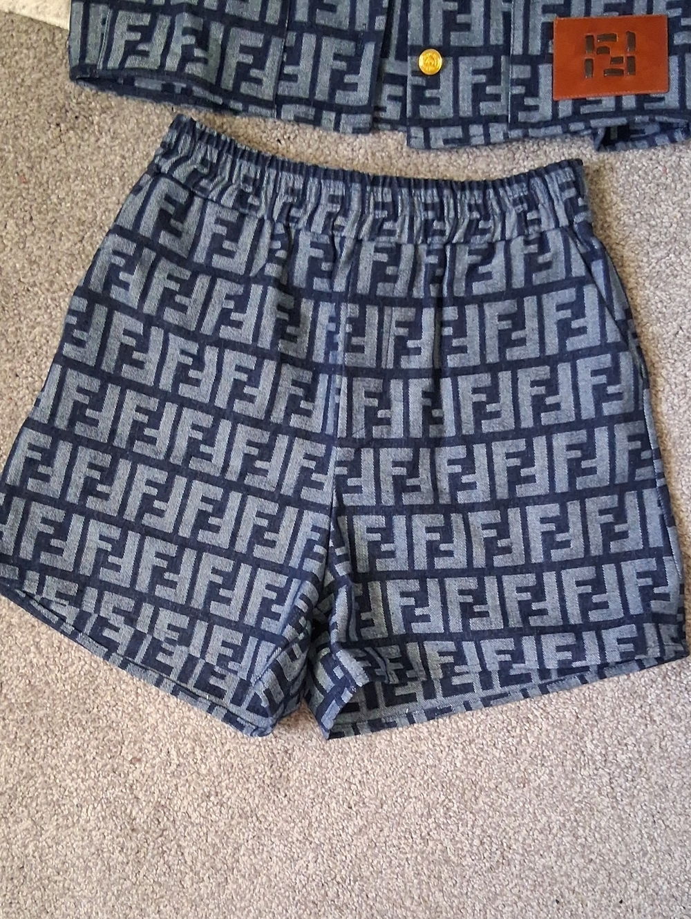 Short Set - Picture 2 of 3